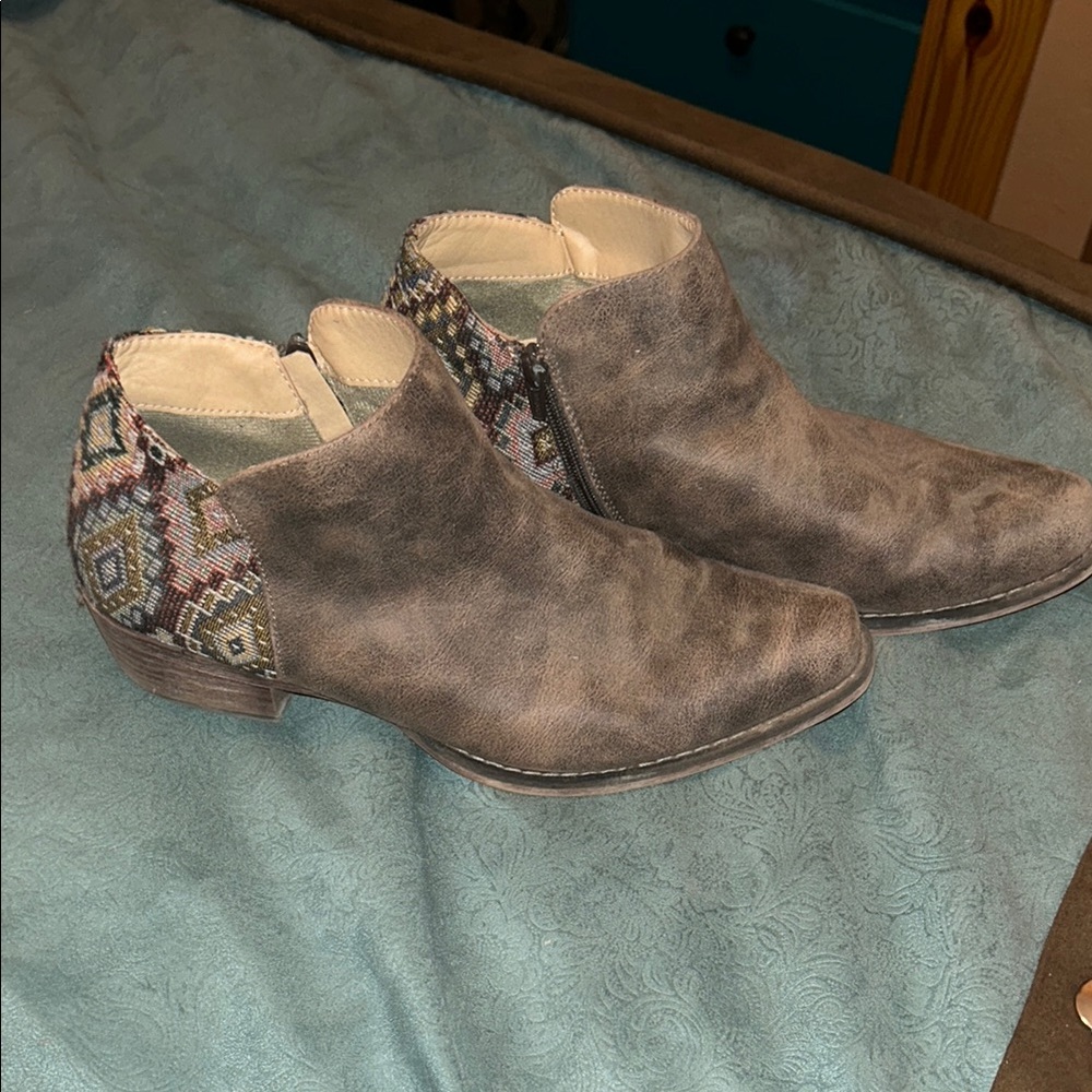 Roper Gray Patterned Ankle Boots 10 1/2